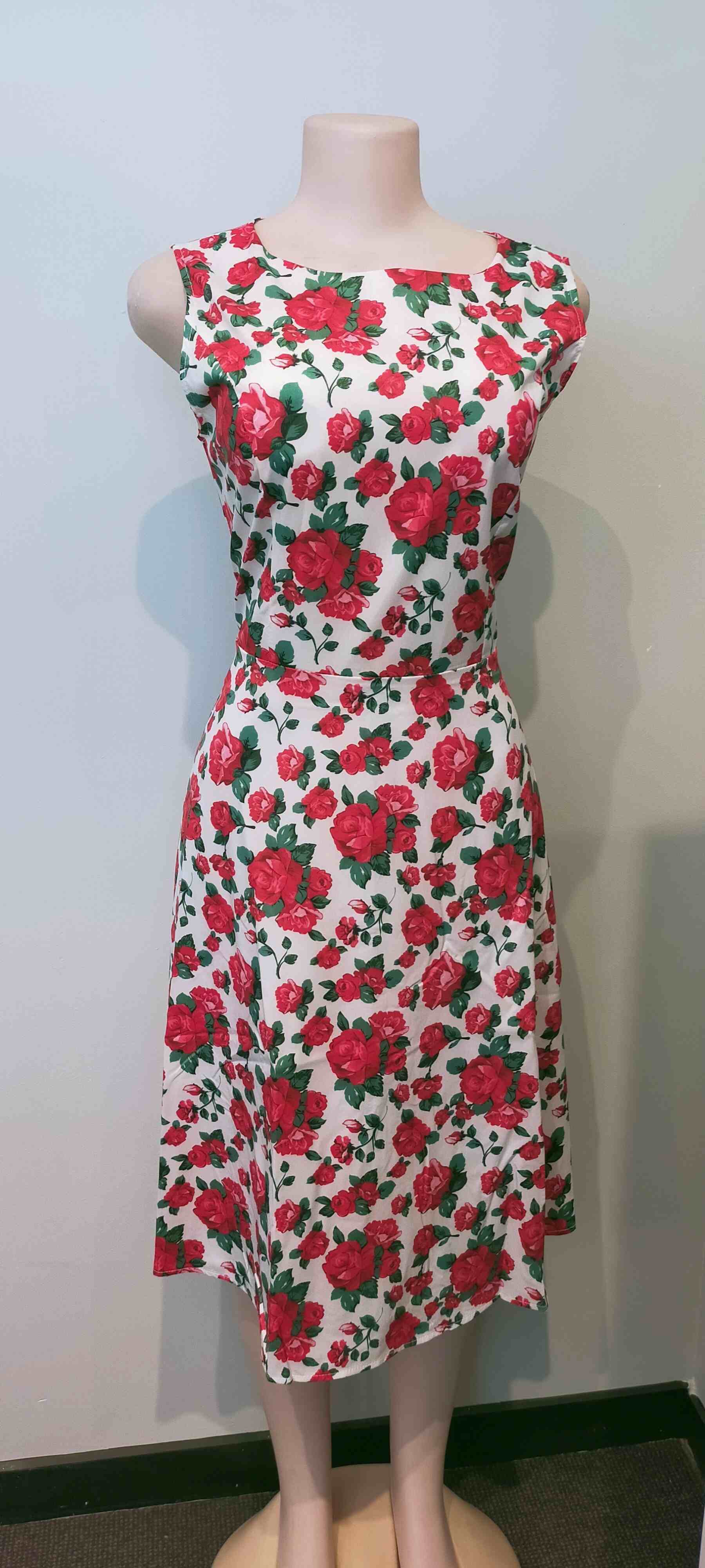 White Dress / Red Roses