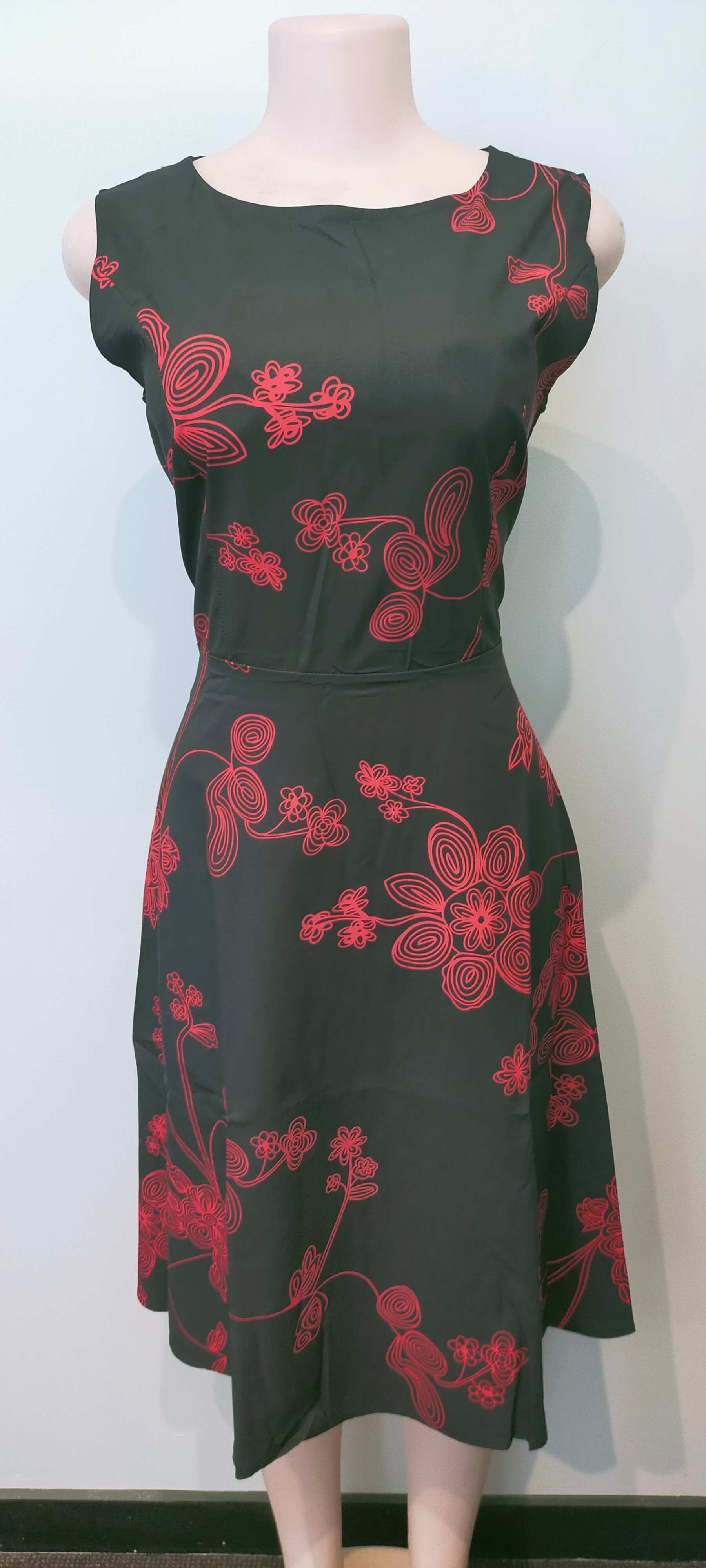 Black Dress / Red Flower Outline